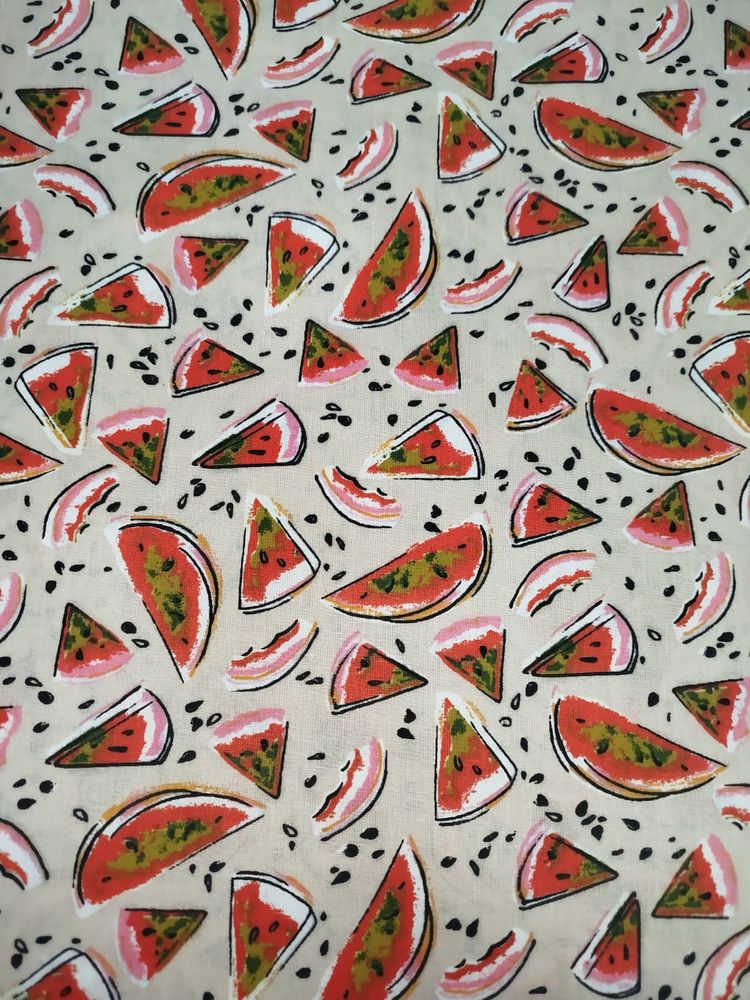 Простыня на резинке 090*190 см, перкаль, детская расцветка (Арбузики, бежевый)