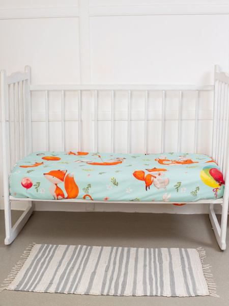 Простыня 100*150 см в детскую кроватку, перкаль, детская расцветка (Лисята)